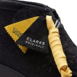 Clarks Wallabee Boot Black Embossed -Clarks 26168968 W 8