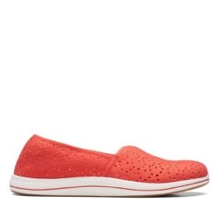Clarks Breeze Emily Grenadine